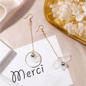 ✨NEW! ✨Asymmetrical Pearl & Hoop Dangle Earrings!